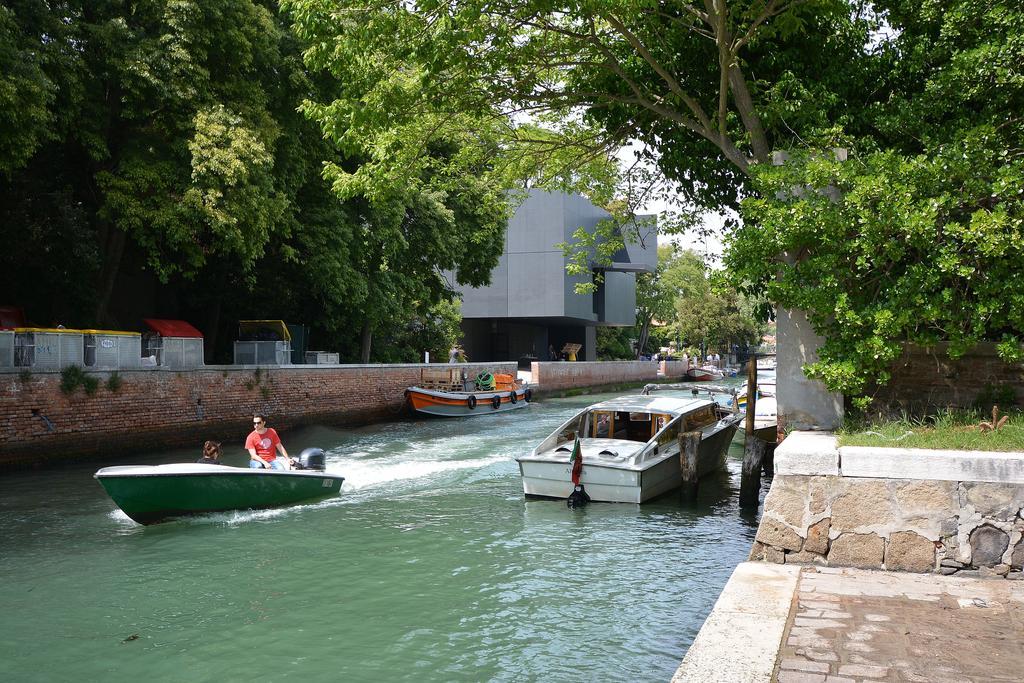 Barbera-Biennale Apartamento Veneza Exterior foto