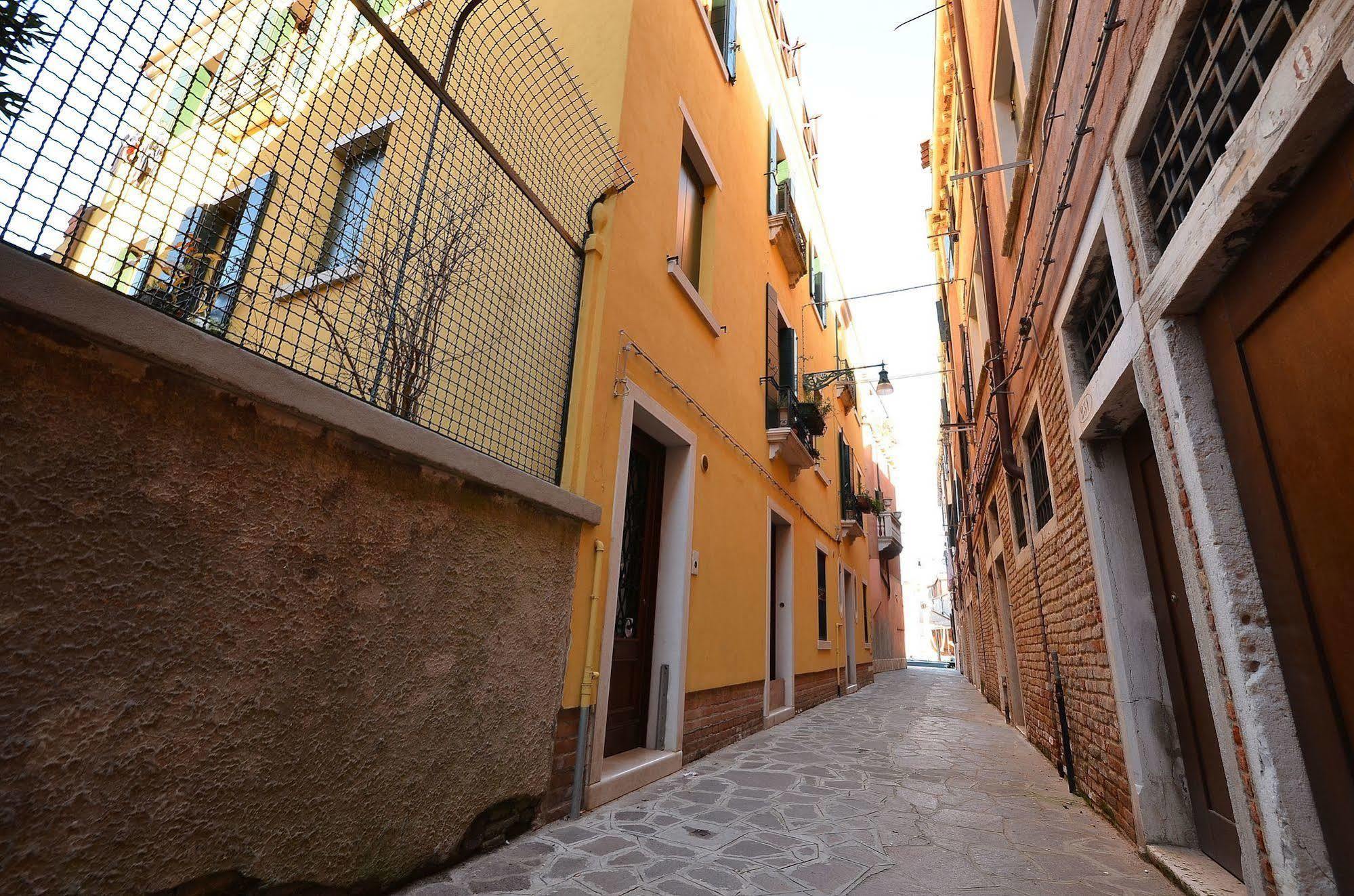 Barbera-Biennale Apartamento Veneza Exterior foto